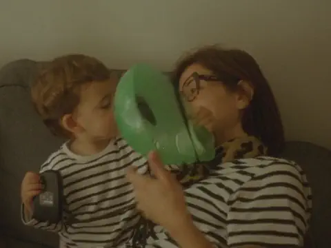Extraño amor